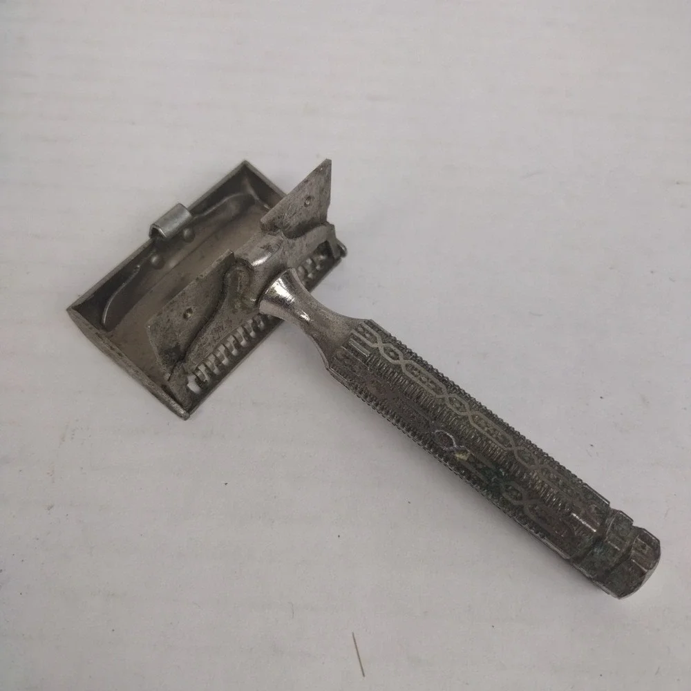 Vintage John Oster Model 105 Manual Hair Clippers Barber USA & 1920's Razor Set